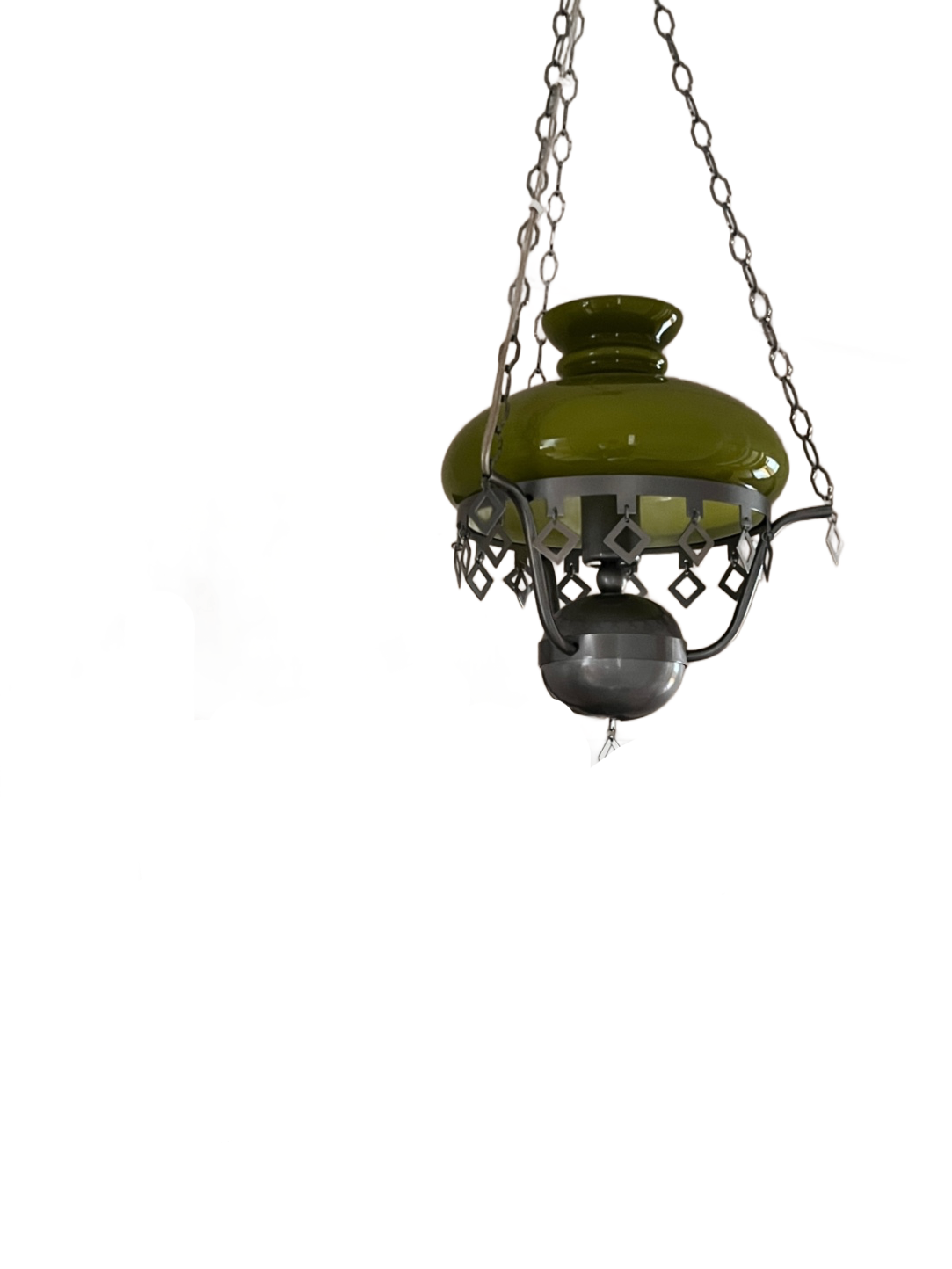 Set med en taklampa och två matchande vägglampor i retrostil med grön glaskupa och metallstomme.