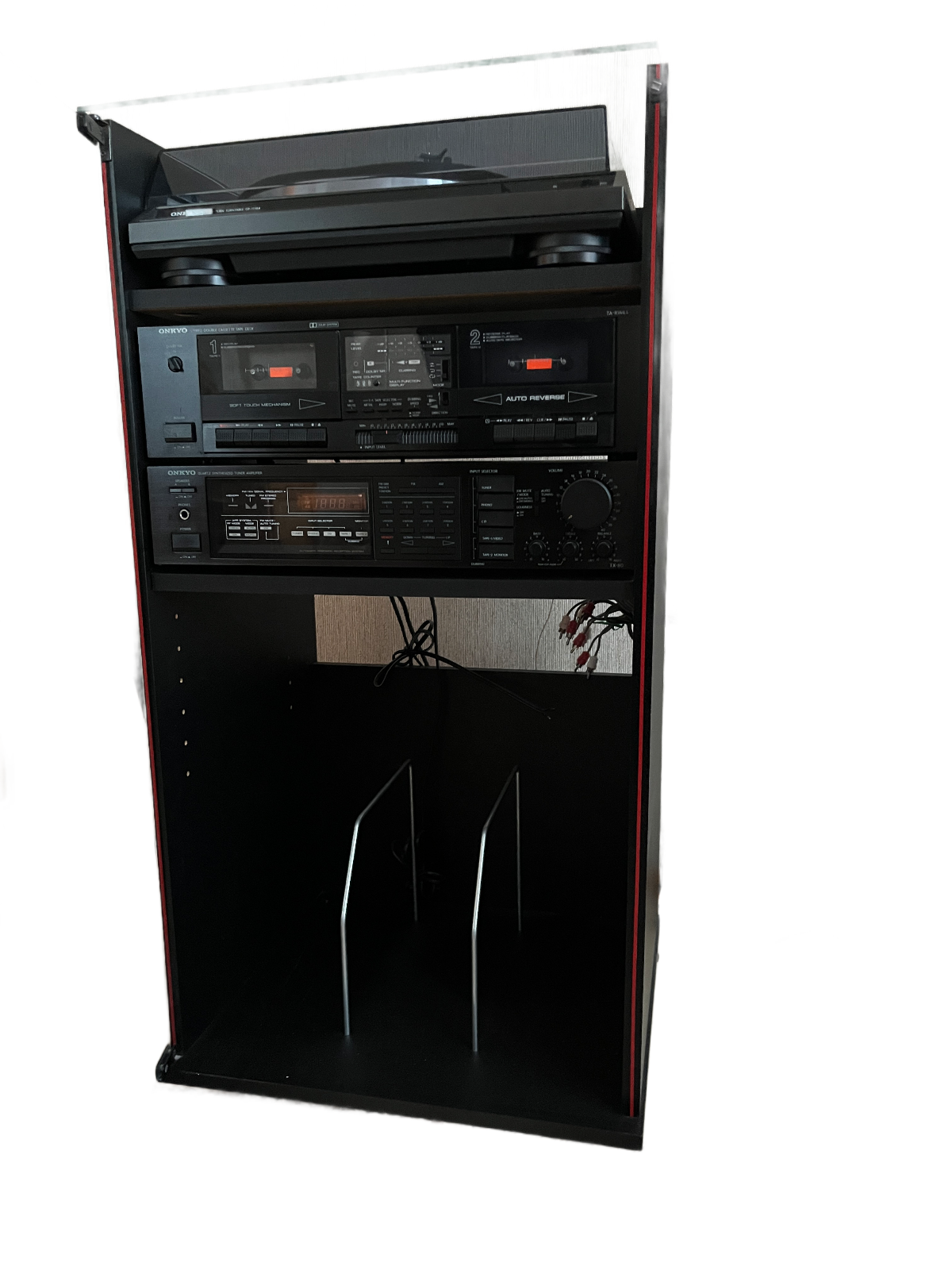Onkyo stereoanläggning med skivspelare, dubbel kassettdäck (TA-RW303), receiver (TX-8511) och rack.